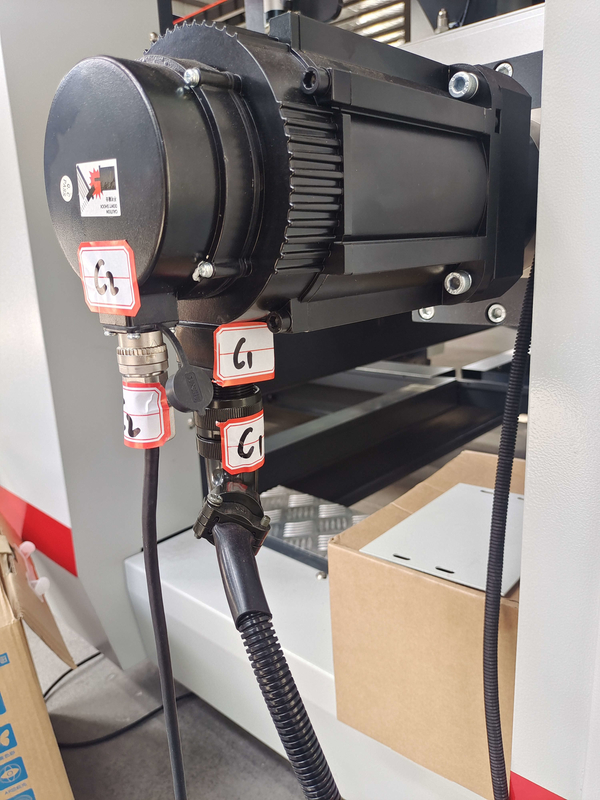 Solute Glue Golfkartonnen maplijmmachine 420 mm-1900 mm mapplakmachine