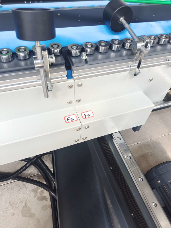 Solute Glue Golfkartonnen maplijmmachine 420 mm-1900 mm mapplakmachine
