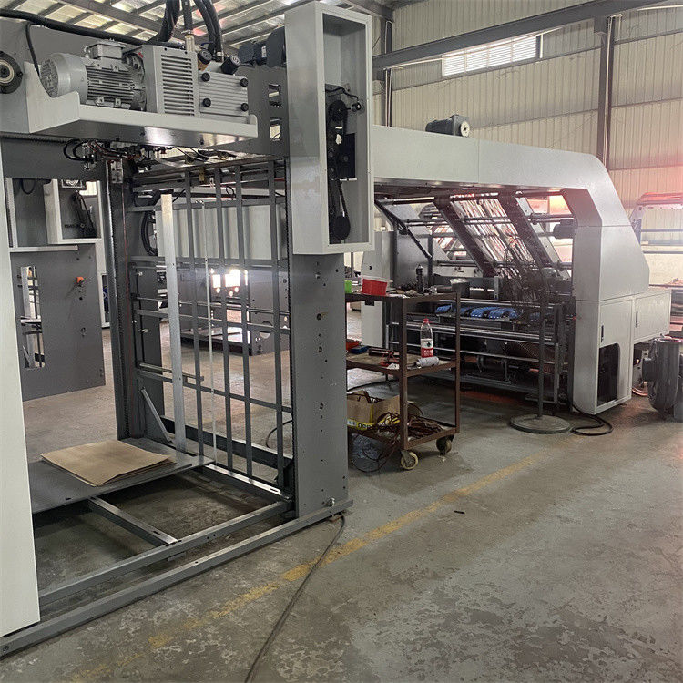 Toonaangevende voedingsapparaat High Speed Flute Laminator Laminating Thickness Range 1-10 mm Optioneel achtervoeder Leverende prestaties