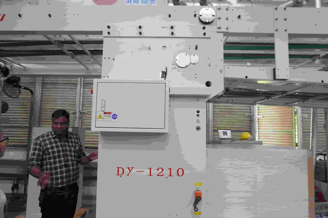 Kartonnen kleding hanger / muizenval / puzzel / kleding tags machine