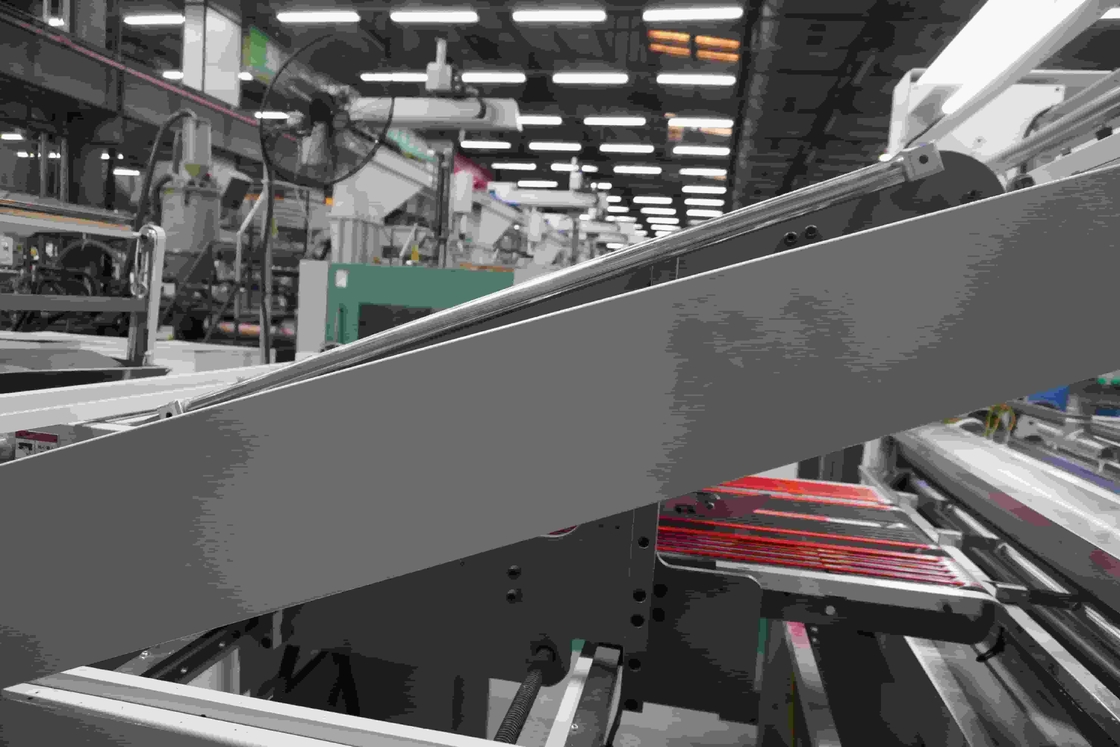 Hoge precisie kartonlamineermachine met ±0,5 mm nauwkeurigheid en 100-800 g/m2 dikte van het bovenste papier